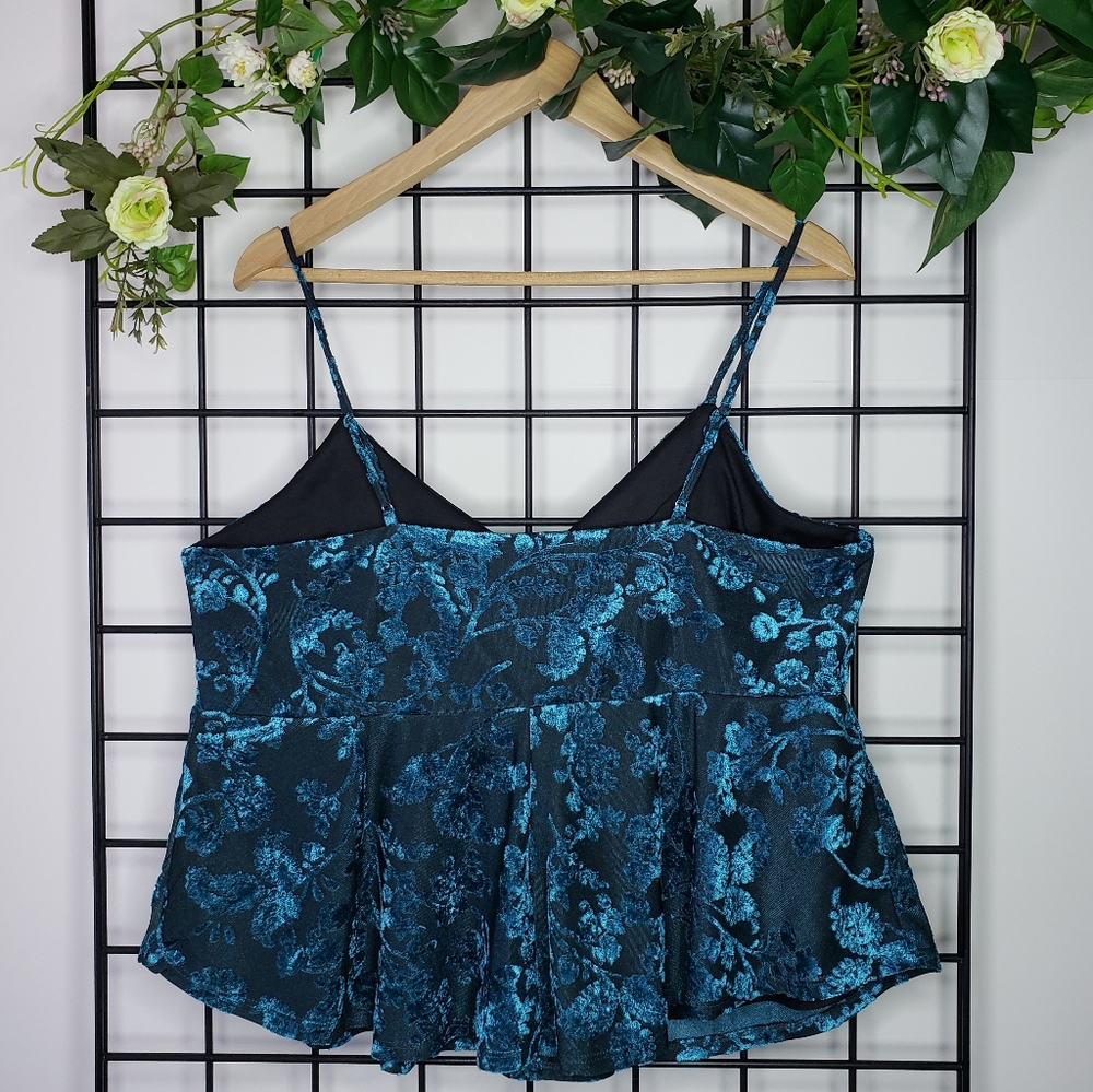 ⭐3/$20 Wild Fable Blue Velvet Crop Top - Picture 6 of 8
